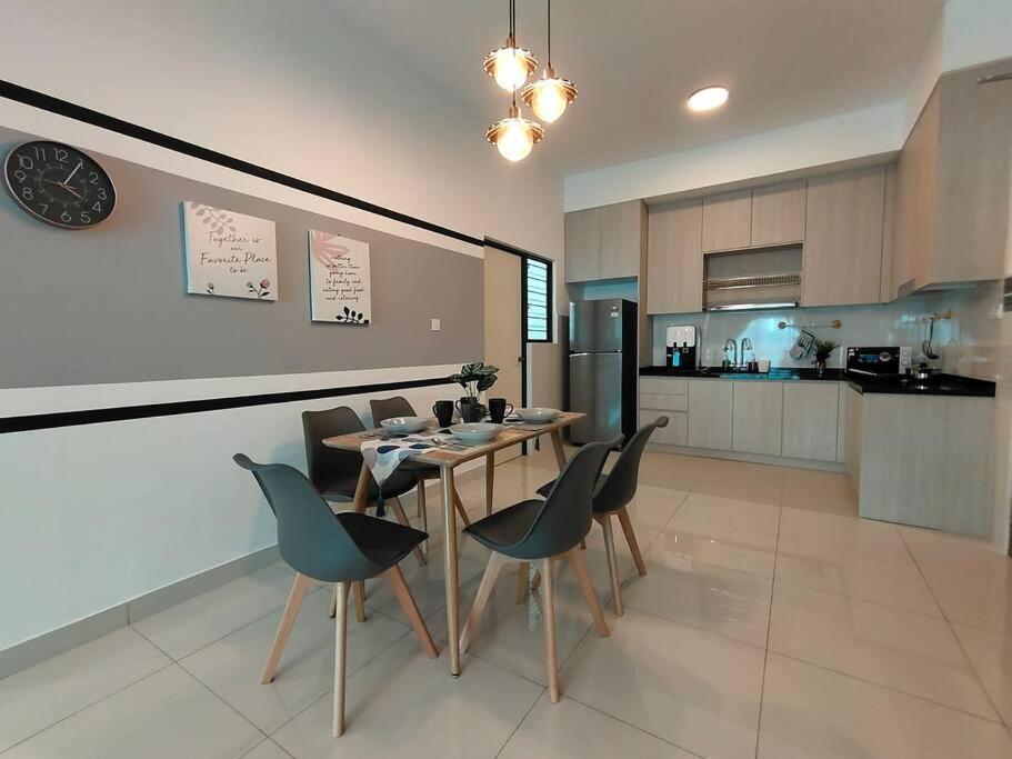Elegant Homes 9Pax 5Bed Sunway Pyramid-Lagoon 2 Car Park Petaling Jaya Ngoại thất bức ảnh